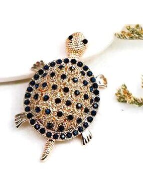 Turtle Brooch Crystal Rhinestone Stylish Sea Sparkly Glam Gold Stunning Fashion